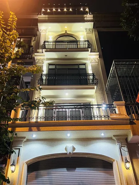 Giá bán nhanh trước tết. lk 90m2 nhà 5 tầng full nội thất. có thang máy. chính chủ giá 24.5 tỷ.