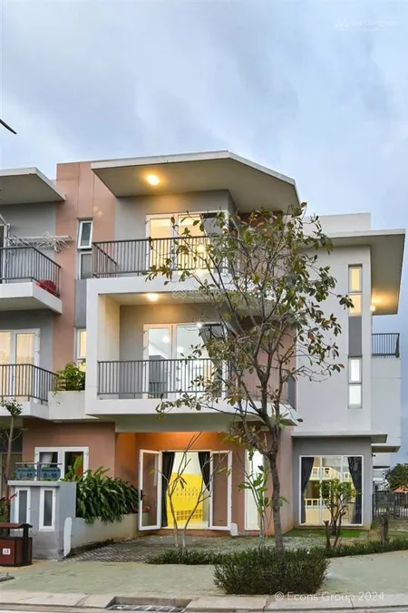 Bán căn góc 2 mặt tiền villas 120m2 chỉ 9 tỷ view hồ