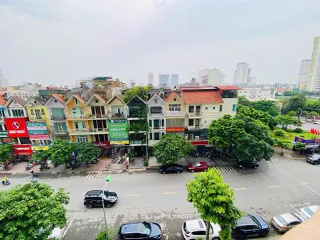 Đẹp mê! bán nhà kđt mỗ lao, thang máy, dt 55m, 5 tầng, mt 6,2 nhà đẹp, phân lô vỉa hè, giá 18,4 tỷ.