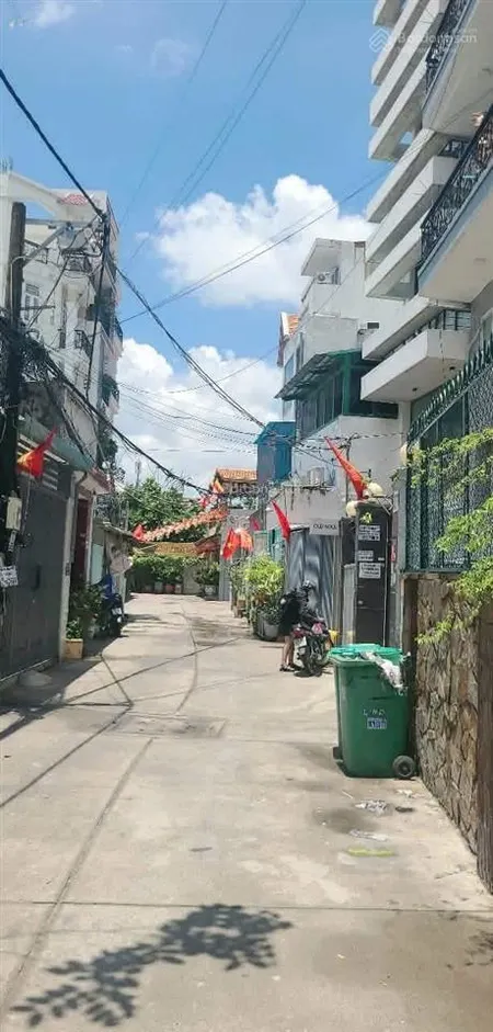 Đất phân lô chu văn an ngang 12.5m ngay học viện cán bộ đang vay bank 25 tỷ
