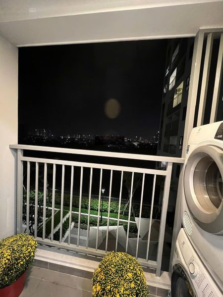 Cho thuê căn hộ 2PN Q7 Riverside Complex chỉ 8tr bàn giao thô