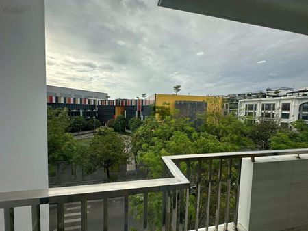 Cho thuê Văn Phòng KDT Vạn Phúc City giá 7.5tr full nội thất văn phòng diện tích: 30m2, có ban công