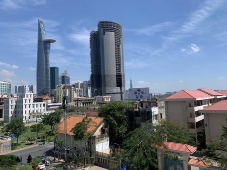 Cần cho thuê căn hộ 1PN-1WC Saigon Royal quận 4 view quận 1 và Thủ Thiêm. LH: 0909024895
