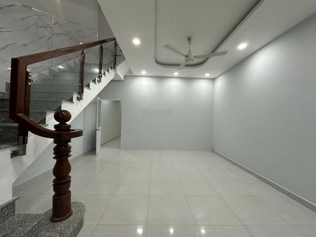 NHÀ RIÊNG ,SÔNG VÀM CỎ ĐÔNG /Solar City, 9,5 tr/th, SD 185m2-3PN 3WC; 302 Ng Văn Tuôi 0938910611