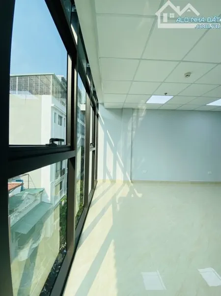 Cần cho thuê gấp sàn văn phòng 50m2 tại mặt phố Thành Công - Ba Đình giá chỉ 9tr/th s