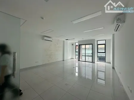 Cho thuê văn phòng Nguyễn Xiển, diện tích 40 m2, sàn view thoáng, phù hợp vp đại diện