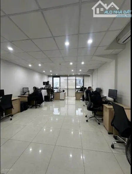 Cho thue văn phòng giá rẻ tại Vạn Phúc, diện tích từ 40-50 m2