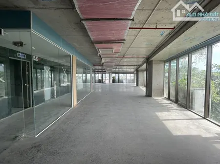 Cho thuê văn phòng toà nhà mới hoàn toàn, nhiều cây xanh, Lh: OFFICE DANANG