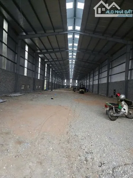 Cho thuê kho xưởng Cụm Công Nghiệp ngọc hồi.. Diện tích kho xưởng 2800m2. 1200m có pcc