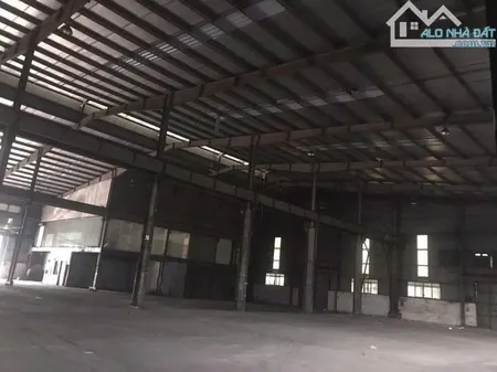 Cho thuê kho 2700m2 CCN Nam Từ Liêm, Hà Nội ,có cắt lẻ 1000m2 kho cao 9m xe công vào kho