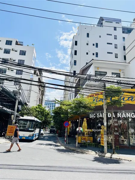 Hàng hiếm góc 2 mặt tiền đường lê quang đạo diện tích đẹp 222m2 xây dựng cao tầng, 0905 001 ***