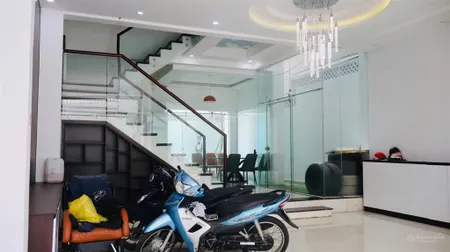 Bán căn biệt thự gần ngay công viên phúc lộc thọ, trong kdc phong phú 5. dt 7x19,5m xây 3 lầu