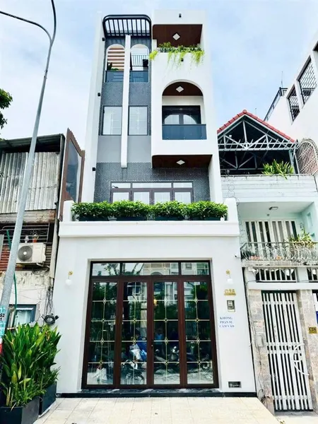 Nhà 5x18m mới đẹp view hồ thoáng mát có thang máy giá tốt