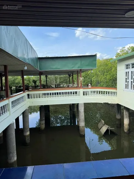 Cần bán 4000m², sẵn thổ cư , giáp ql1a và mặt sau giáp biển { quán gió gốc , xã ninh ích giá 9 tỷ