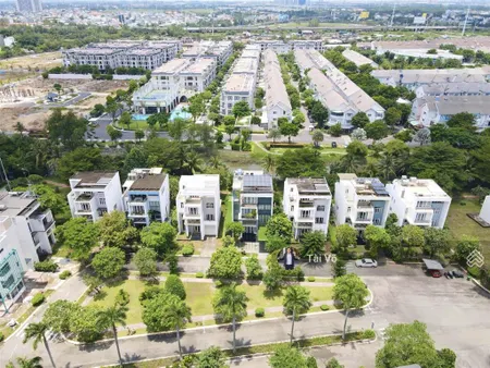 Á khôi villa park, c/viên trước, sau nhà 3945t, thêm 160m2 vườn