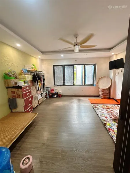 Bán nhà phố tân ấp, ba đình, 10m ra oto, ngõ rộng thoáng, dân xây 35m*5t tặng full nt xịn, ở ngay