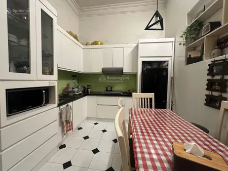 Bán nhà phố ngọc hà, lô góc, ngõ thông ba gác tránh, dân xây chắc chắn, 45m*4t, tặng nt về ở ngay