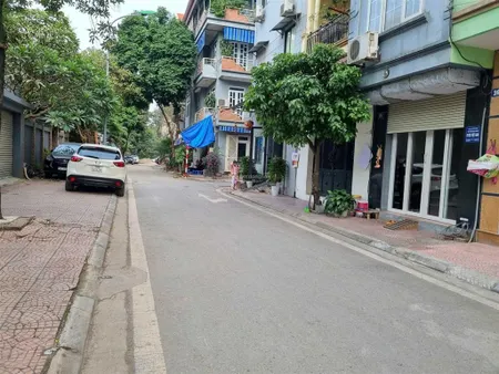 Bán đất tư đình, cổ linh, long biên, 77m2, 8.4m, 29.5 tỷ, lô góc, ô tô tránh, vỉa hè, ở tuyệt