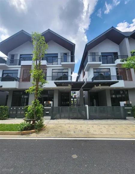 Cần bán căn 7x15m giá tốt nhất hiện tại chỉ 7ty4. đã có sổ hồng