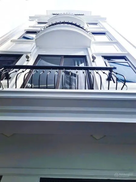 Đặng vũ hỷ việt hưng 60m, 5 tầng, mt 6m cách 2 nhà ra phố ô tô tránh gần trường học công viên