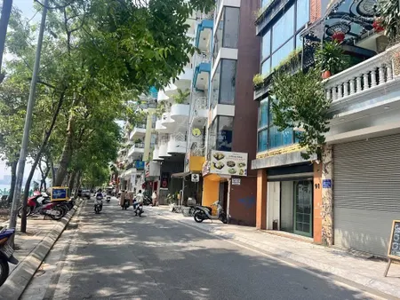 Bán nhà 6 tầng phố nhật chiêu mặt phố view hồ tây vỉa hè ôtô tránh 2 thoáng nhỉnh 90 tỷ