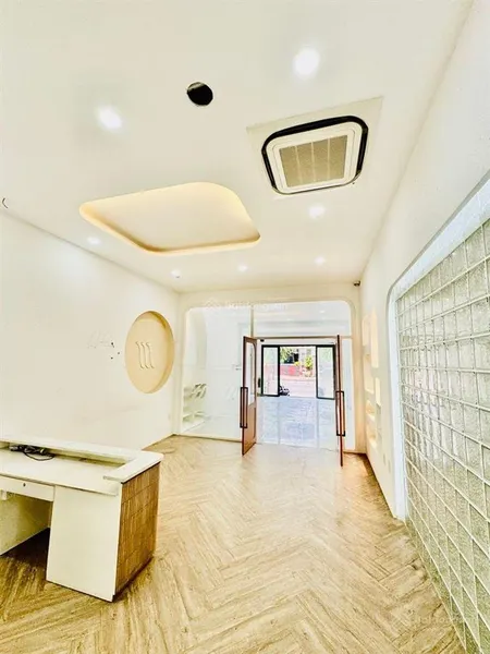 Vip nhà 4 tầng mặt tiền kd sầm uất đường 25m, man thiện, đối diện chợ đêm. kế lê văn việt, tăng nhơ