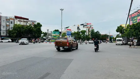 Mặt đường trần nhân tông (ngay ngã 6 quán trữ) 130m2 ngang 4m 3 tầng giá 12,5 tỷ
