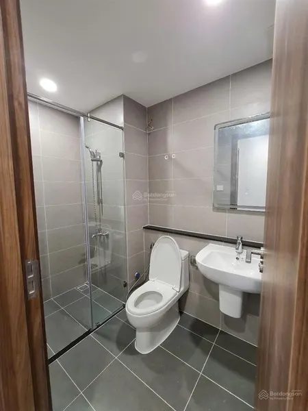 Bán căn hộ 2pn full nội thất view đông nam. nhà sổ sẵn giá 3 tỷ.