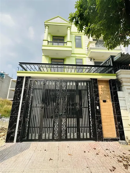 Bán nhà mới 100% , trong khu dân cư phúc đạt phú lợi, diện tích 5x20 vị trí đẹp gần chung cư