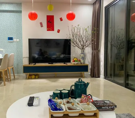 View hồ bơi 3 ngủ rộng 93m2, tầng trung, giá 11.2 tỷ tại vinhomes d'capitale full đồ vào ở ngay
