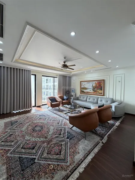 Chính chủ bán gấp căn 136,6m2 tầng trung roman. giá bán 13 tỷ. 0854 866 ***