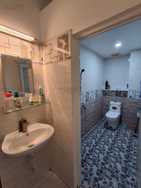 Giá thuê: 1 triệu/tháng CHO THUÊ PHÒNG BAN CÔNG LỚN NGAY HIỆP THÀNH CITY, Q.12 Địa c