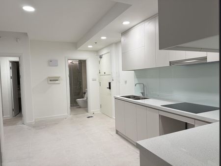 Cho thuê CC Urban Green, 10 triệu, 65m2, 2PN, 2WC có nội thất. Tặng 3 Tháng PQL