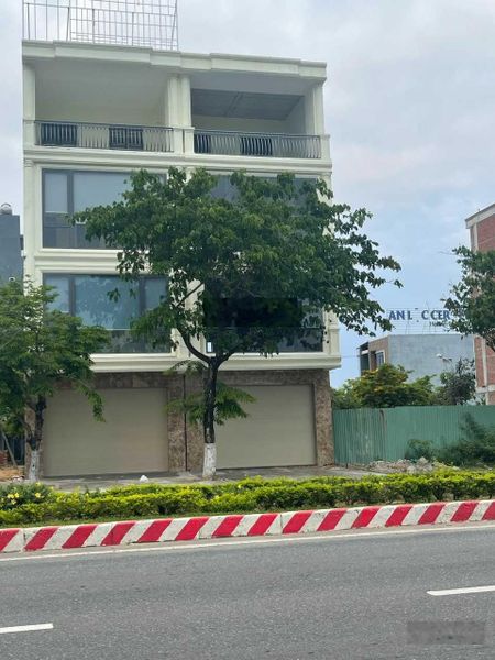 Chính chủ cho thuê mặt bằng VP, kinh doanh 65m2 - khu shophouse Võ Chí Công -mặt tiền 5.5m