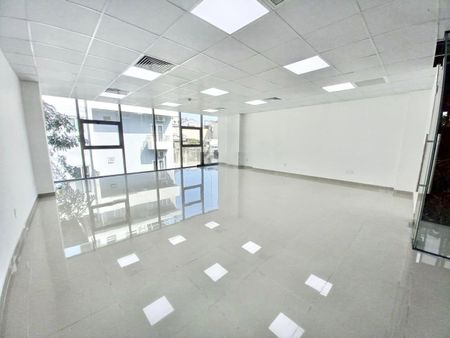 Yên Lãng - VP 120m2 lô góc mặt phố đẹp như hoa hậu, giá 18 triệu/tháng