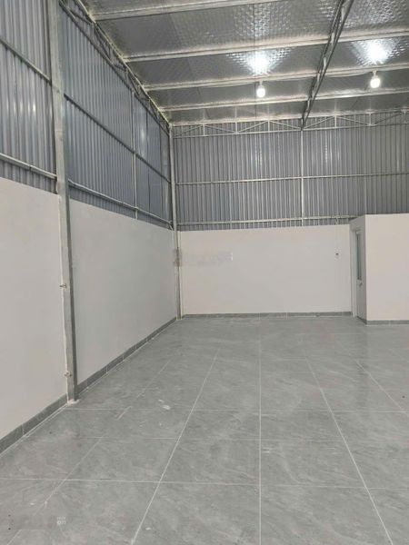 Chỉ 4,5 triệu - Cho thuê nhà kho tại diên khánh 100m2 . LH: 0333039068. Lan