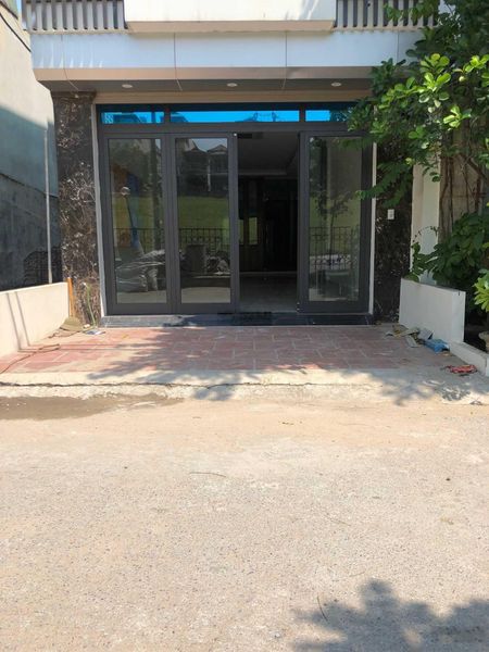 Cho thuê VP: Ôtô đỗ cửa 14/1Ngọc Lâm, đối diện đê, cách cầu C/Dương 300m, giá từ 3tr; LH 0913345109