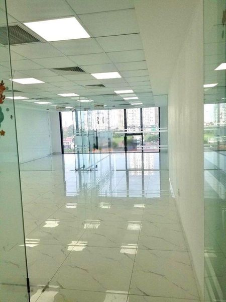 Cho thuê văn phòng giá rẻ phố Giải Phóng mặt phố diện tích 60m LH: 0977306046 chính chủ