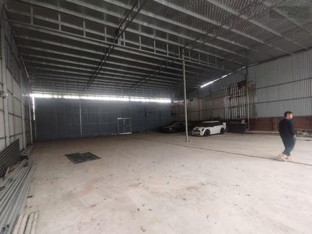 Cho thuê kho đường Châu Văn Liêm, Phú Đô, Nam Từ Liêm. DT 600m2 cao 8m, có điện 3fa. Giá 85k/m2
