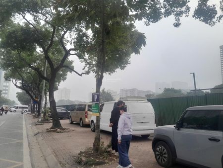 Cho thuê đất phố Nguyễn Chánh,Diện tích: 2210m2,Mặt tiền: 150m,mọi mô hình
