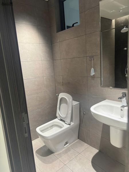 Cho thuê nhanh căn 2PN 86,6m2 Diamond Centery nội thất cơ bản 16tr ở liền