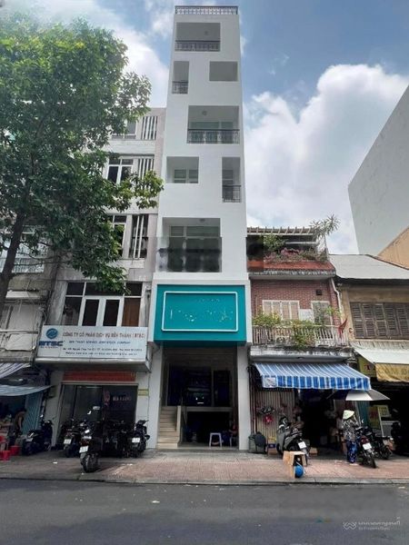 Cho thuê nhà mặt tiền đường Nguyễn Công Trứ, Quận 1. D: 10x20m trệt 5lầu. DTSD: 1.200m2