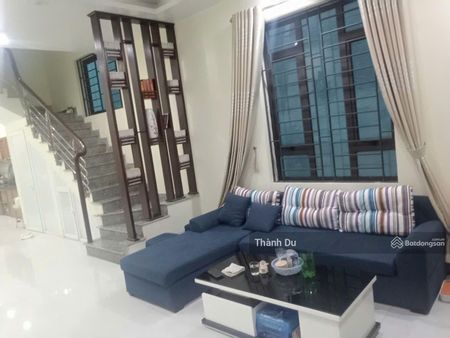 CHO THUÊ NHÀ NGUYÊN CĂN CỰ KHỐI - 60m2 3PN full nội thất ô tô đỗ cổng giá 7 tr