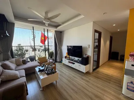 Đổi nhà mặt đất nên cần bán căn hộ ecohome 3, 63m2, hướng mát, tặng nội thất xịn, sổ hồng cất két
