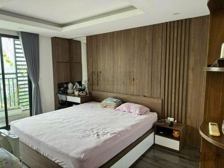 Cho thuê căn hộ chung cư Hongkong Tower. Căn góc 3PN 126m2 BC đông nam view ĐSQ Nga giá 26 tr/th