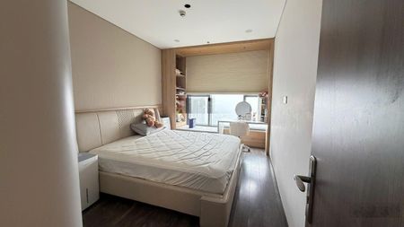 Cho thuê căn góc 3PN FLC 265 Cầu Giấy DT 125M2, Full nội thất,có 2 Slot ô tô gửi hầm.Lh 0815489669