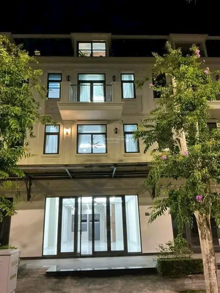 Chính chủ gửi bán căn shophouse lavida residence vt 120m2 full nội thất giá 13.5 tỷ có số hồng.