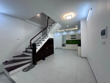 Siêu phẩm 40m2 âu cơ tây hồ cách nhà ra đường ôtô đi bộ 5p ra hồ tây sổ siêu đẹp ssgd ngay