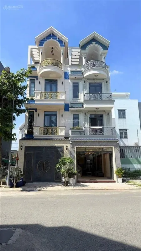 Nhà bán trong khu dân cư phú hồng thịnh 6 )cao cấp vị trí đắc địa đặc biệt tặng full nội thấ