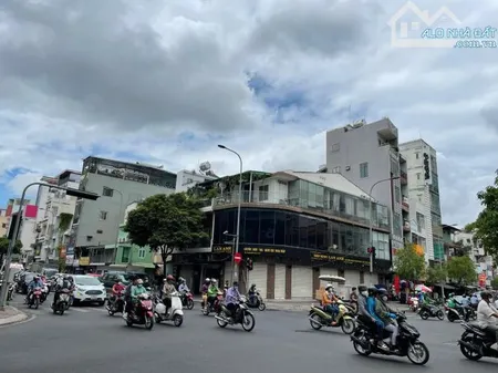 Cho thuê nhà Góc 2MT 105 Cao Thắng - Điện Biên Phủ, Phường 11, Quận 10